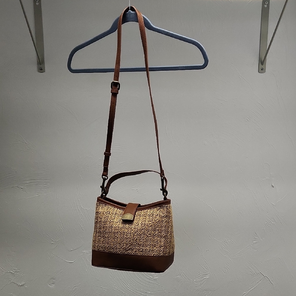 Sonoma Tan Straw Scatchel With Adjustable Crossbody Strap Snap Closure Top
